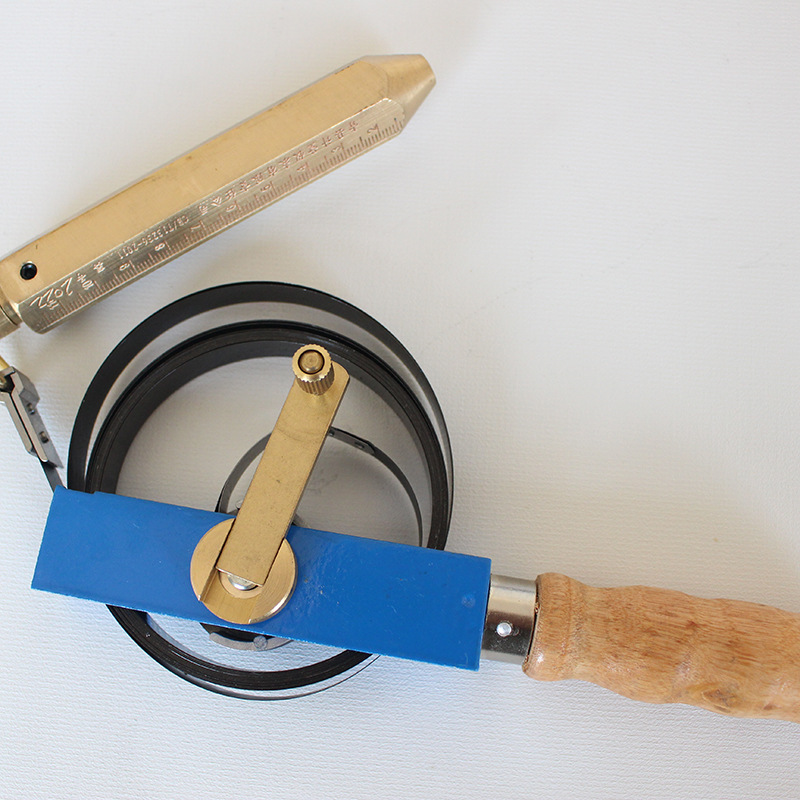 測(cè)深量油尺的操作使用方法簡(jiǎn)述