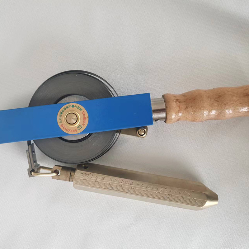 測深量油尺：準(zhǔn)確測量，守護(hù)每一滴油品的安全與質(zhì)量